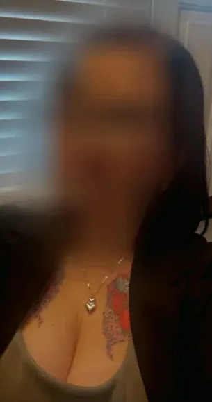 Andrea, 39