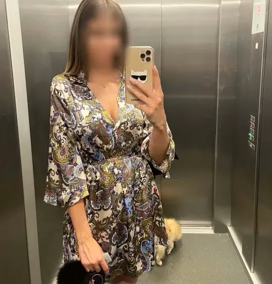 Büsra, 25