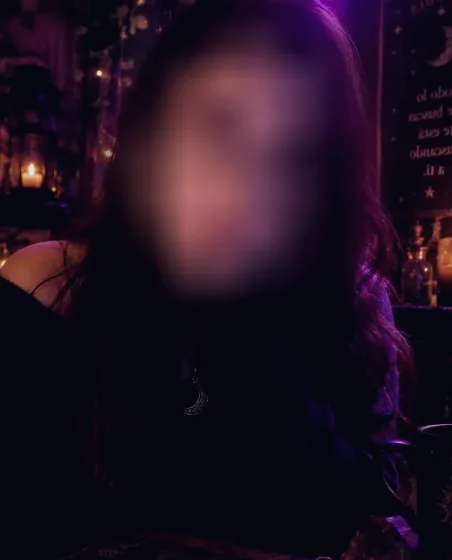 Carina, 33