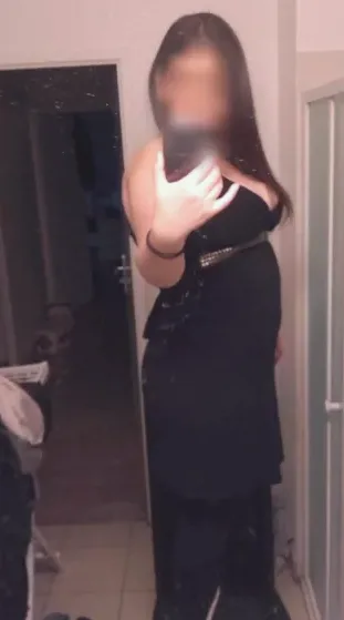 Julia, 39