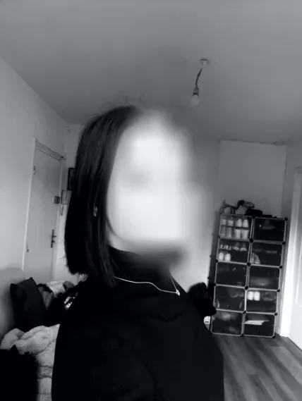 Lara, 18