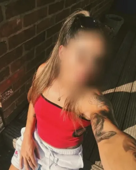 Lara, 30