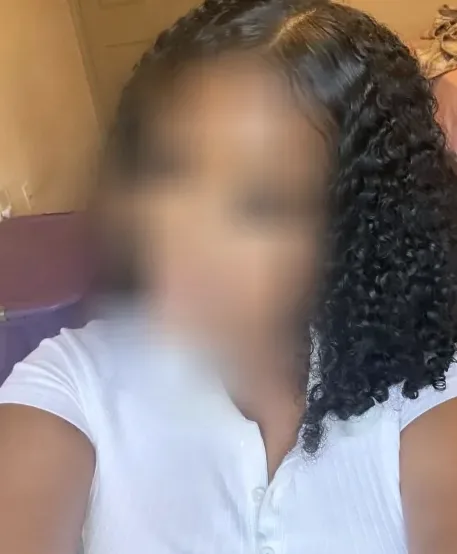 Lucia, 20