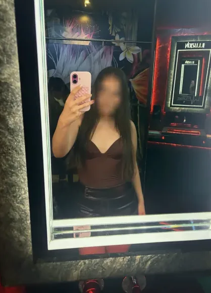 Luisa, 18