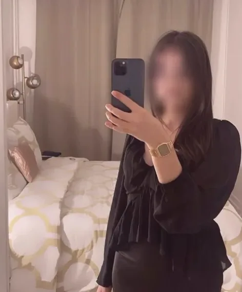 Nicole, 21