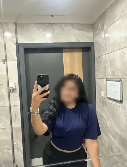 Nora, 20