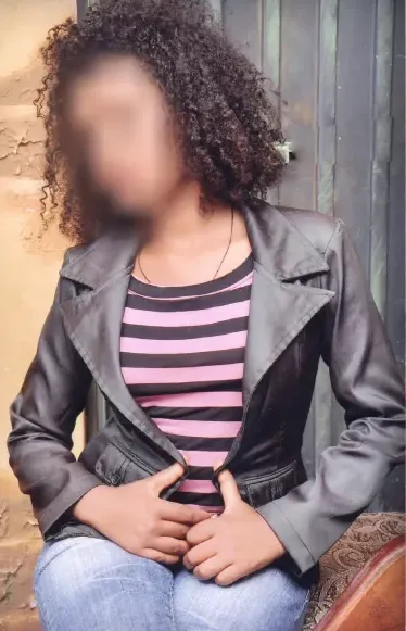 Paula, 24