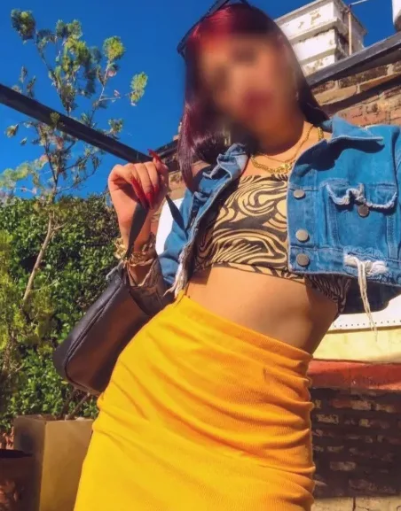 Paula, 21