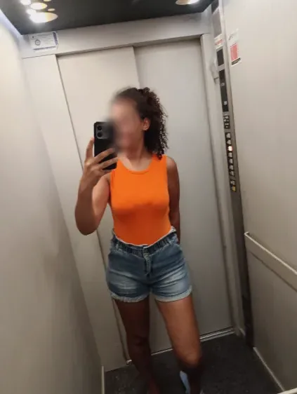 Sophie, 33