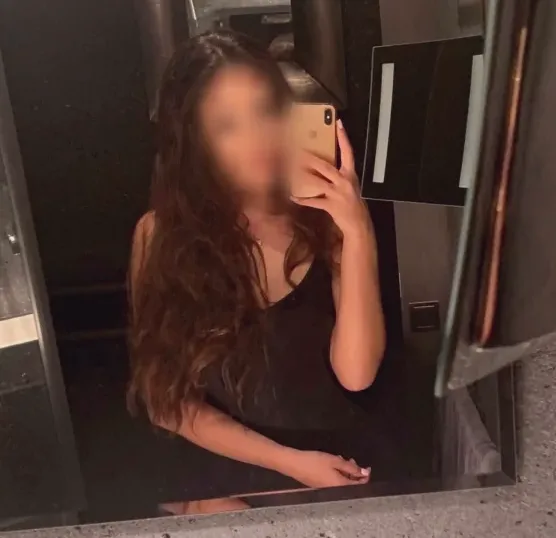 Svenja, 24