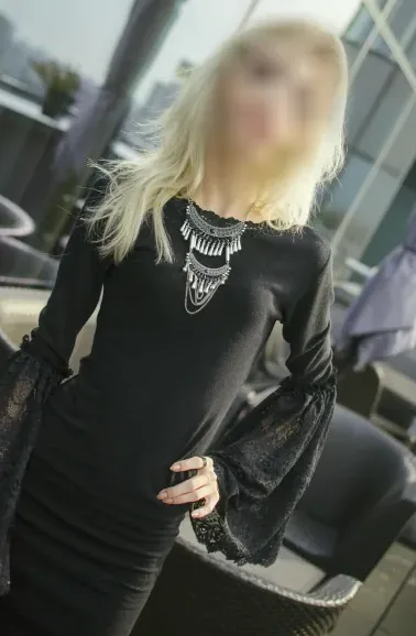 Theresa, 25