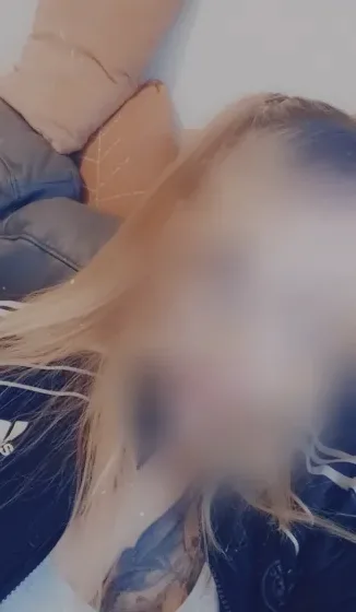 Yvonne, 28